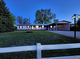 3827 Clifton St, Rapid City, SD 57702