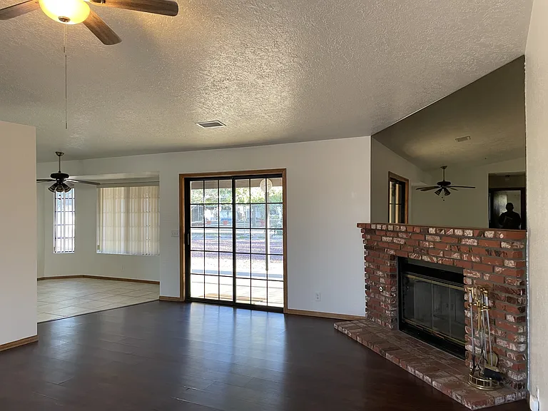 14625 Live Oak St — Photo 2