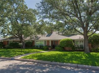 3709 Summercrest Dr, Fort Worth, TX 76109