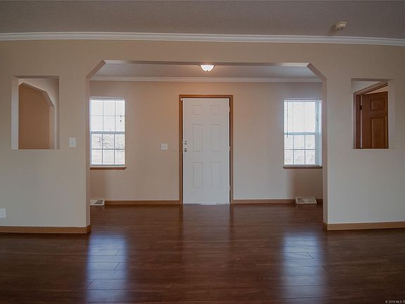 3rd image of 6450 Lakeview Cir