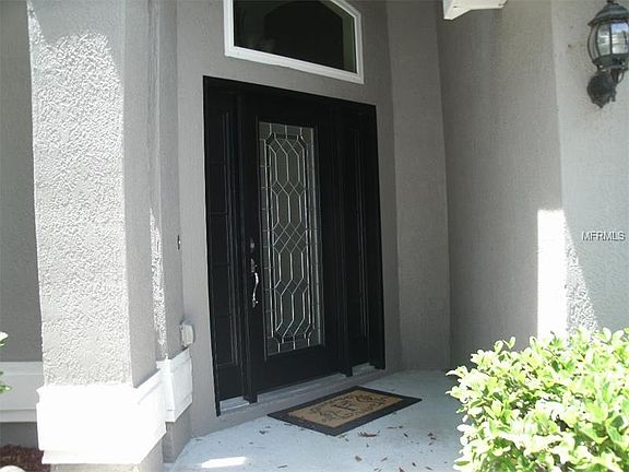 3rd image of 937 N Lake Claire Cir