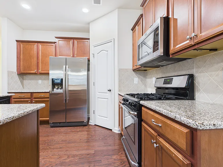 6005 Sweetbay Ln — Photo 4