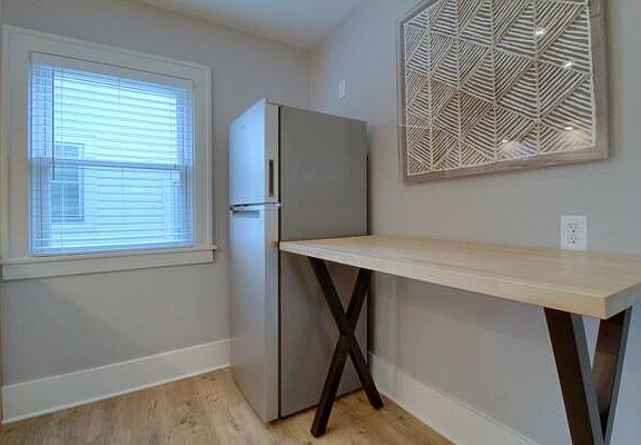 3rd image of 1395 Mark Ave APT 1