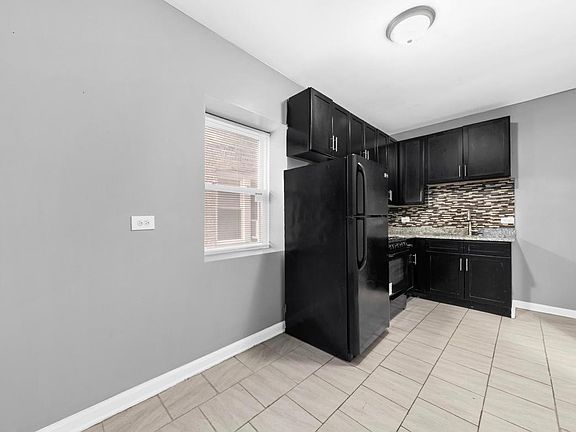 4th image of 8054 S Drexel Ave #1