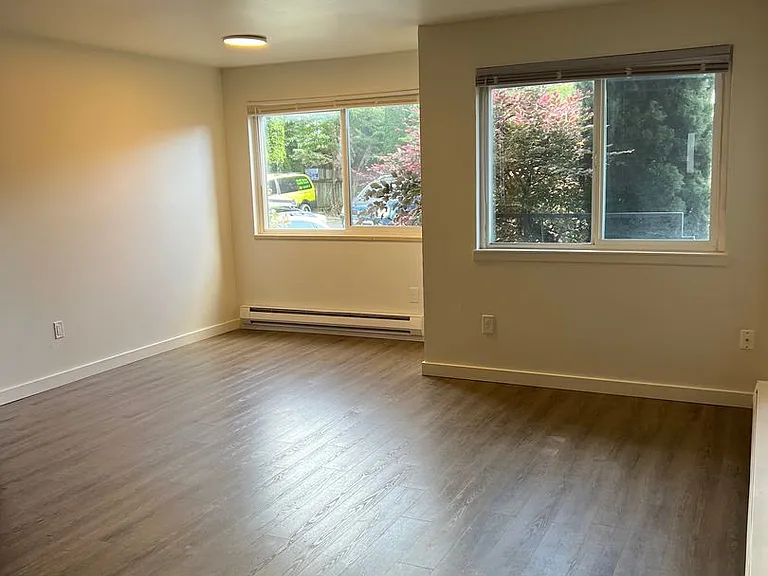 Eagle Court Apartments — Photo 27