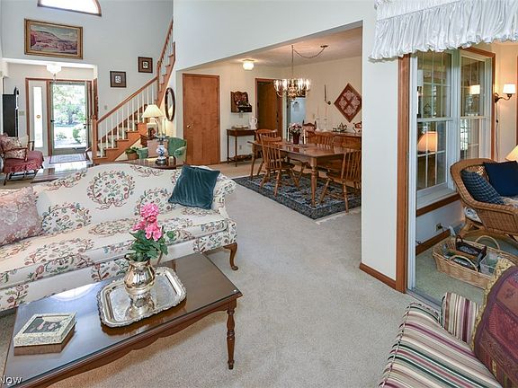 4th image of 13 S Hampton Cir
