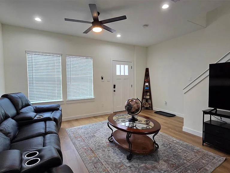 8113 Miley St #B — Photo 4