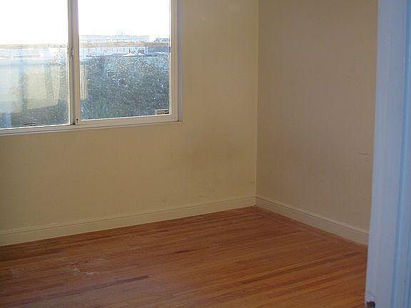 4th image of 2123 46th Ave #1