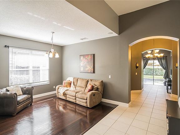 3rd image of 5556 Berwood Dr
