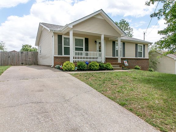 4th image of 2811 Summertree Ln