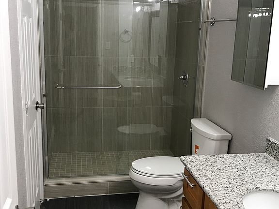 5th image of 553 Bamboo Ct