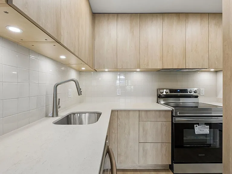 1010 Cypress St — Photo 7