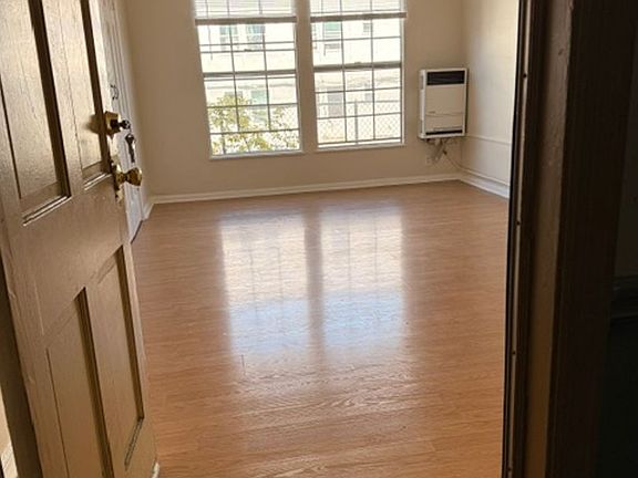 2nd image of 815 Green Ave APT 3