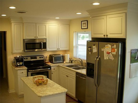 3rd image of 2953 Lake Louise Dr