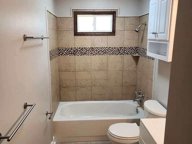 13715 Birchwood Ave — Photo 7