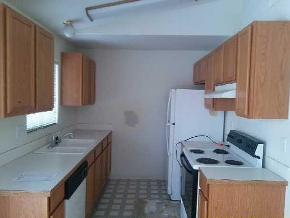 3rd image of 12606 W Chandler St
