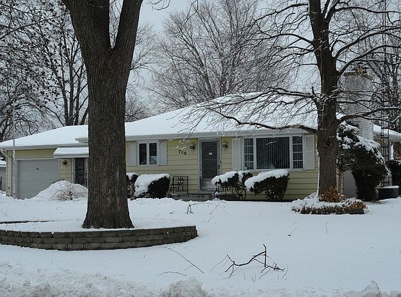 4th image of 706 Woodlawn Ave