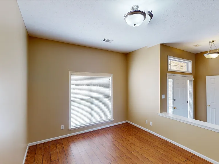 615 Castlebrook Dr — Photo 16
