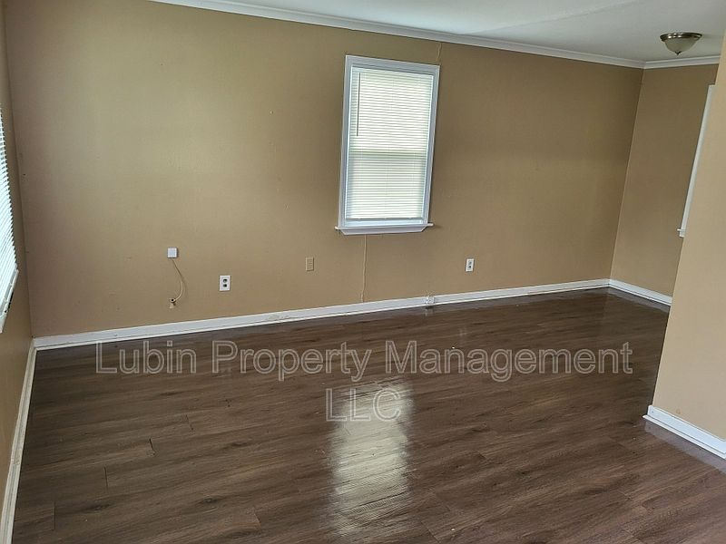 2nd image of 3214 Alta Rd
