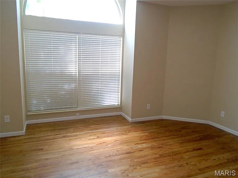 1109 Peachtree Ct — Photo 6