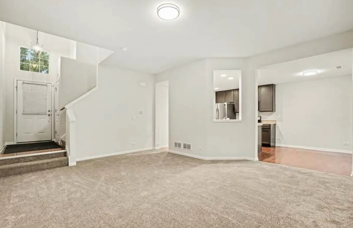3 bed, 1520 sqft, $2,700 — Photo 2