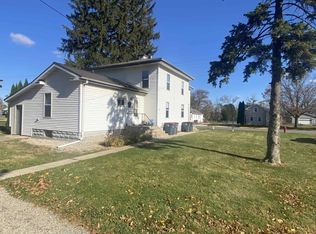 4 Grove St #4, Evansville, WI 53536