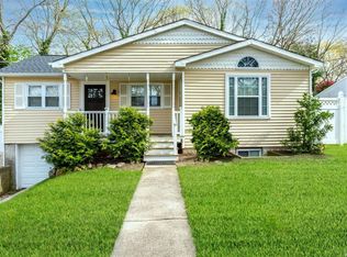 21 7th St, Wading River, NY 11792