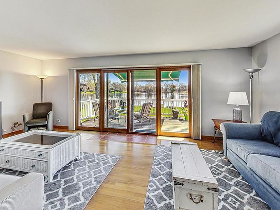 5th image of 22689 W Silver Lake Ave