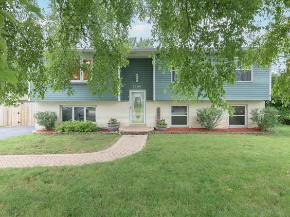 2204 Witchwood Ln, Lindenhurst, IL 60046
