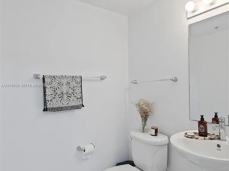 601 NE 36th St #3011 — Photo 21