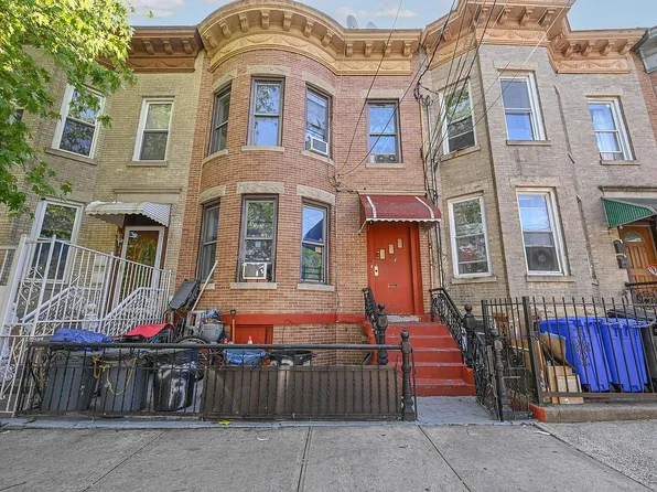 22 Chestnut St, Brooklyn, NY 11208