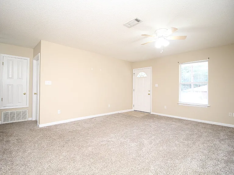 6845 Roundup Ln — Photo 2