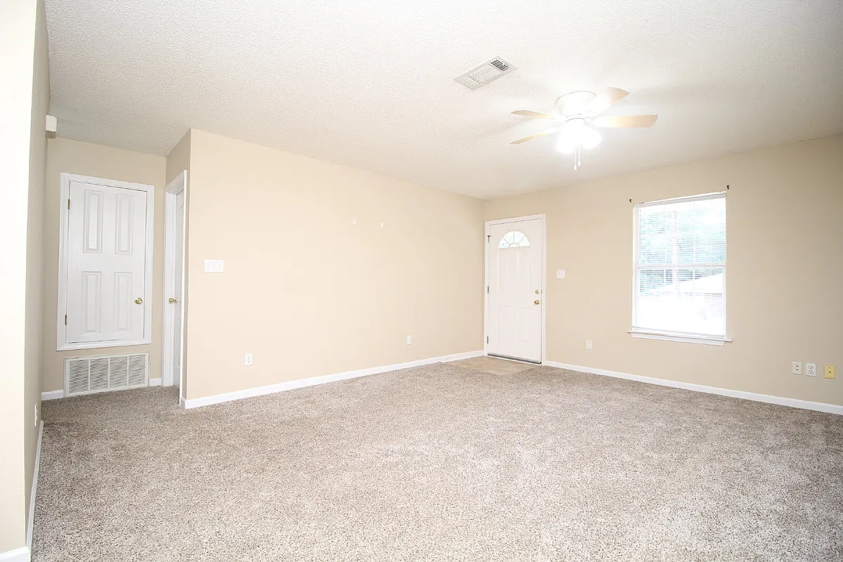 Building Photo - 6845 Roundup Ln