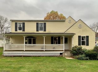 1506 Crissman Rd, New Paris, PA 15554