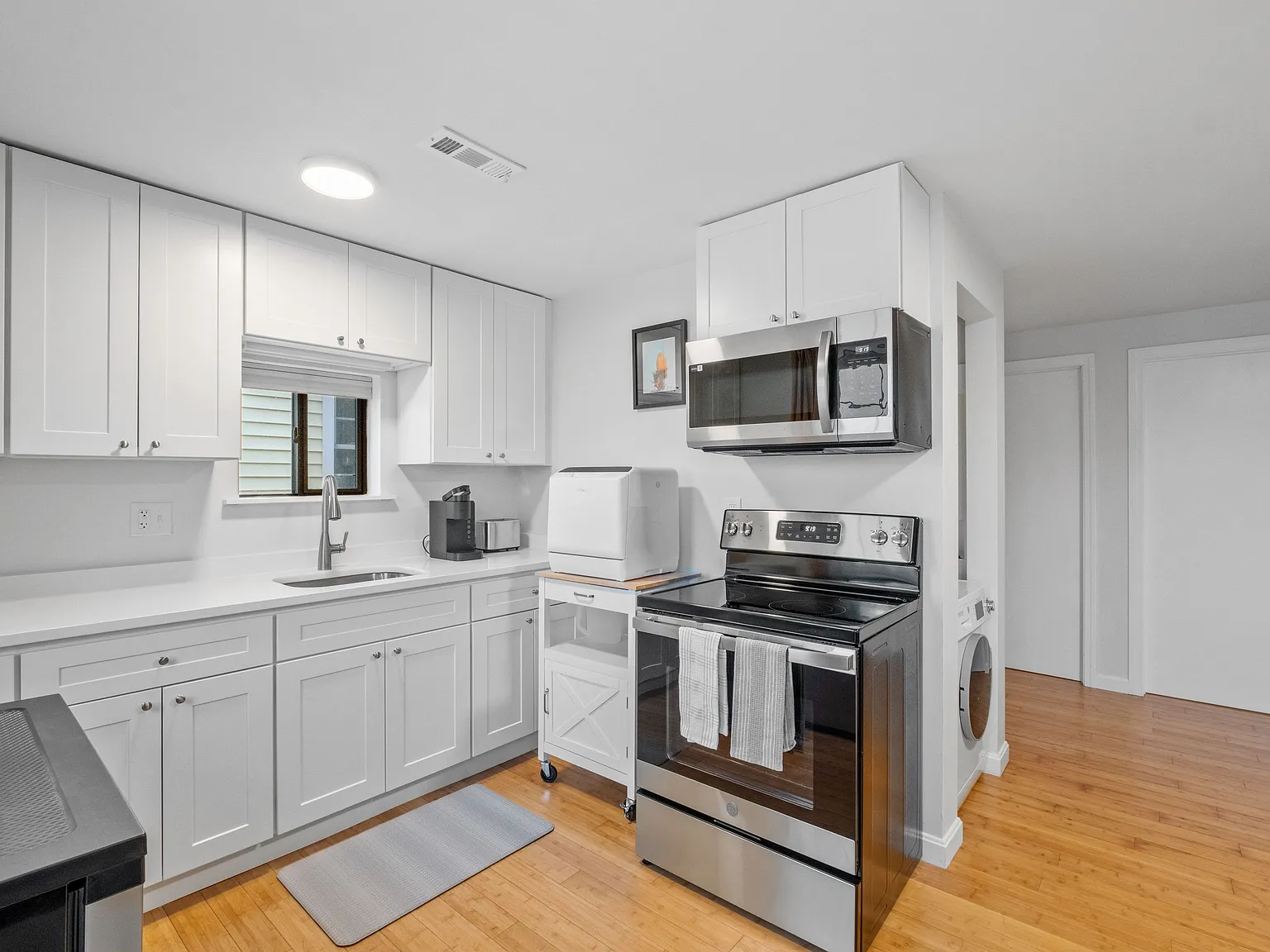 2 bed, 540 sqft, $2,295 — Photo 3