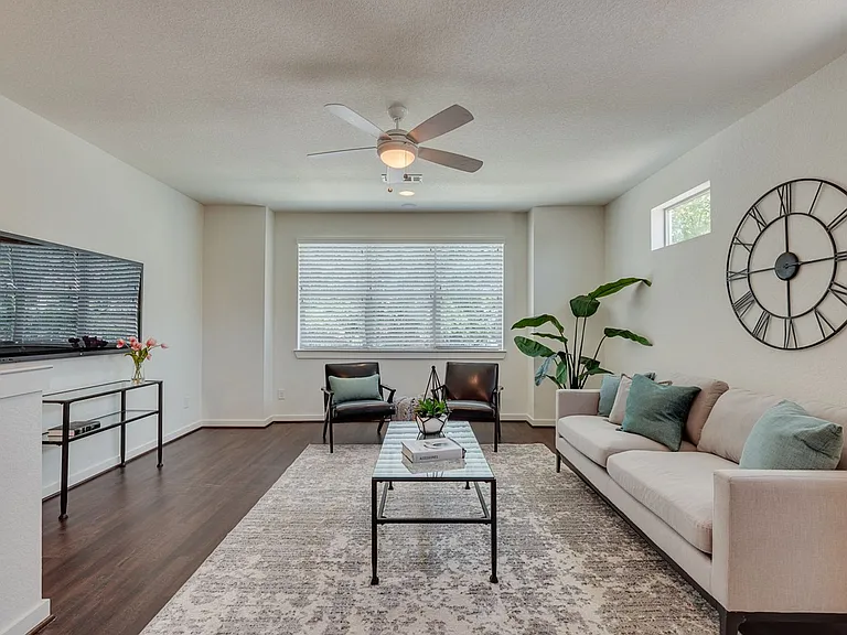 2702 Forest Park Blvd — Photo 7