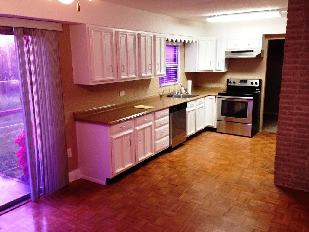 Kitchen - 2900 Tapered Ln