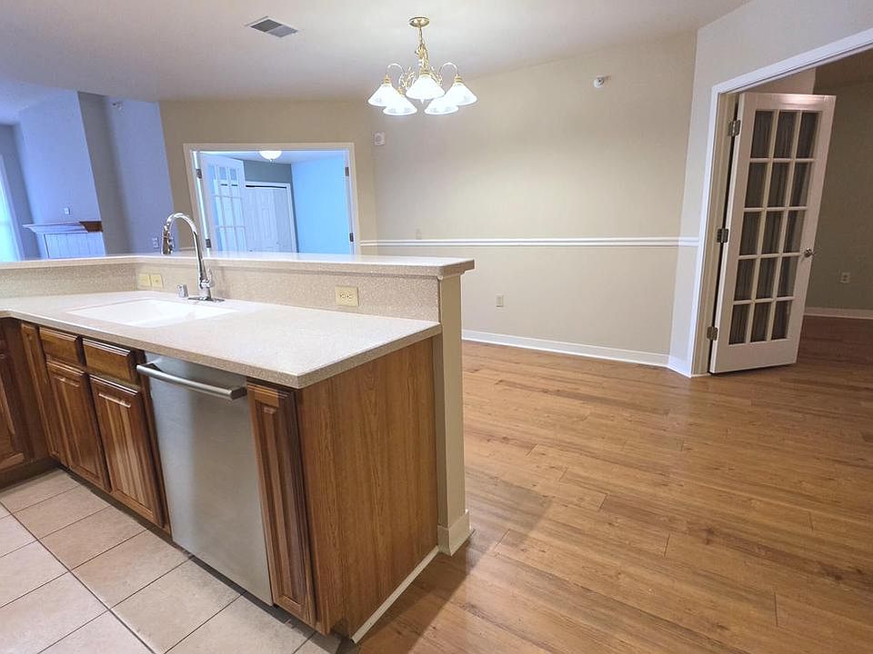 1st image of 360 W Washington AVENUE
