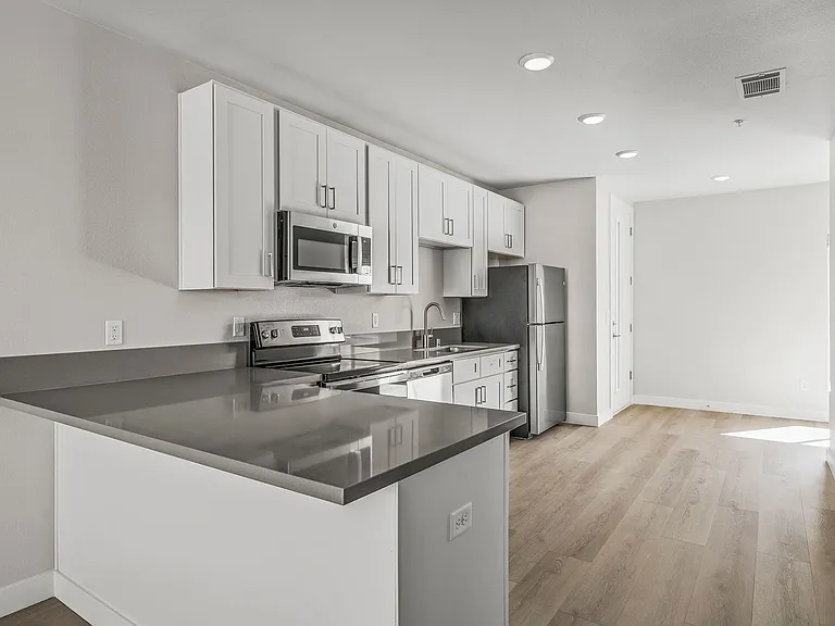 Stonecreek Apartments — Photo 7