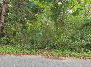 78 Lakeview Dr, Mastic Beach, NY 11951