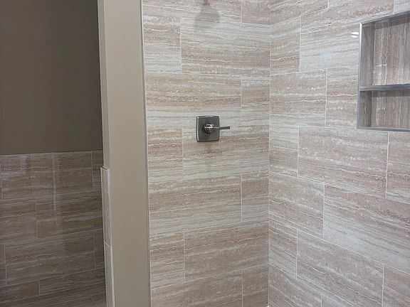 5th image of 73 Sunset Dr