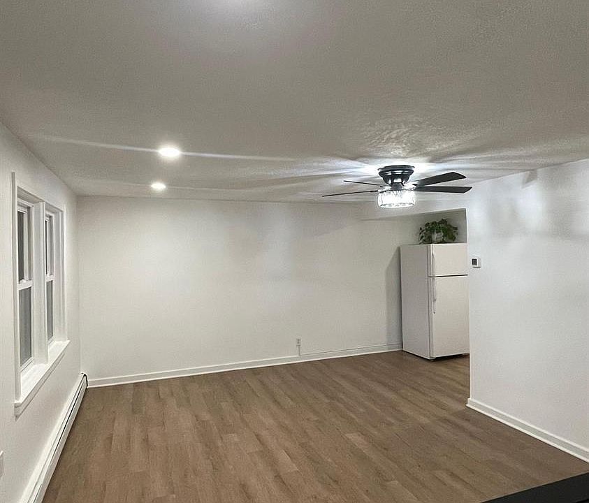 1st image of 749 Linden Ave