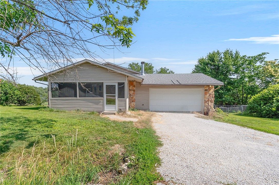 8117 Ivy St, Dexter, IA 50070 MLS 675970 Zillow