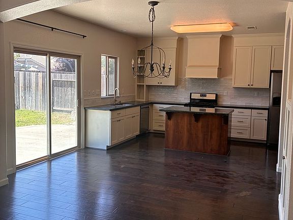 4th image of 5590 Cobbler Ln
