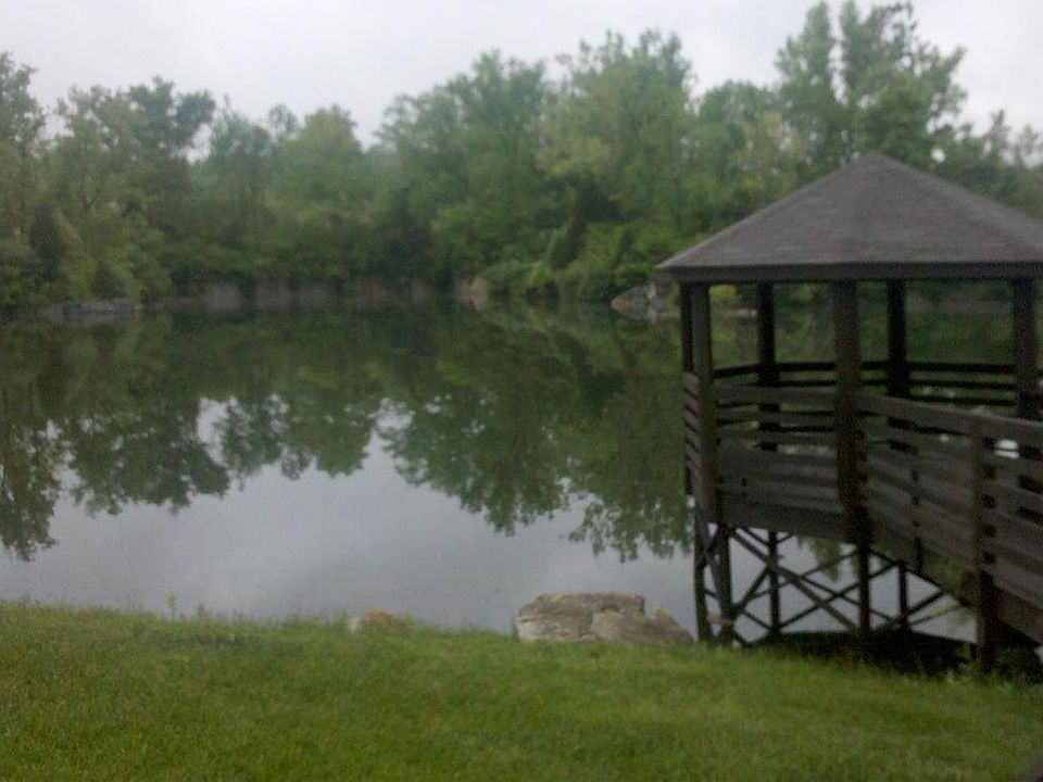 2nd image of 2520 N Stonelake Dr