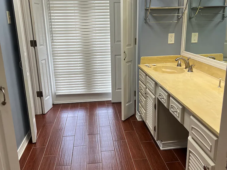 14 Yellowstone Dr — Photo 5