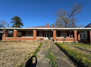 211 California Ave SW, Camden, AR 71701