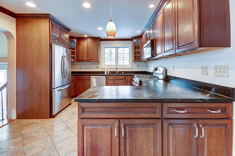3rd image of 60 Tremont Avenue