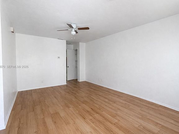 2nd image of 2919 Jackson St APT 2