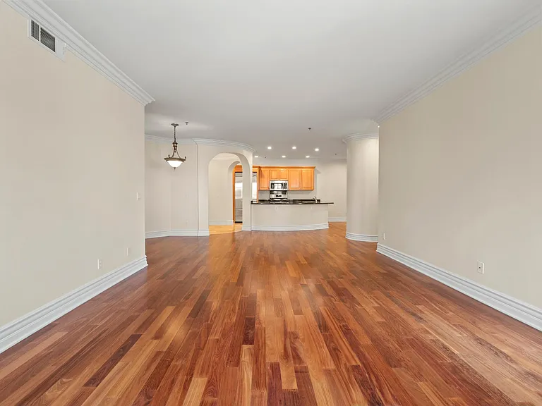 10364 Almayo Ave #201 — Photo 20